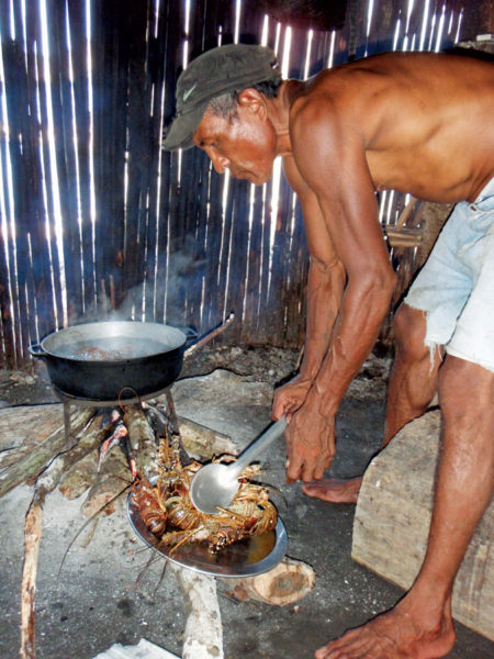 Spontaneous invitation for dinner in Kuna Yala. Fortunately we had grown-up lobsters