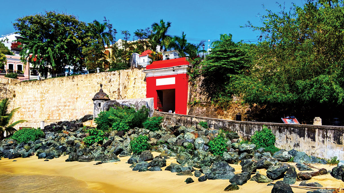San Juan City Gate