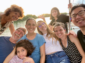 To Fatty and Carolyn, boats = fun + family!
